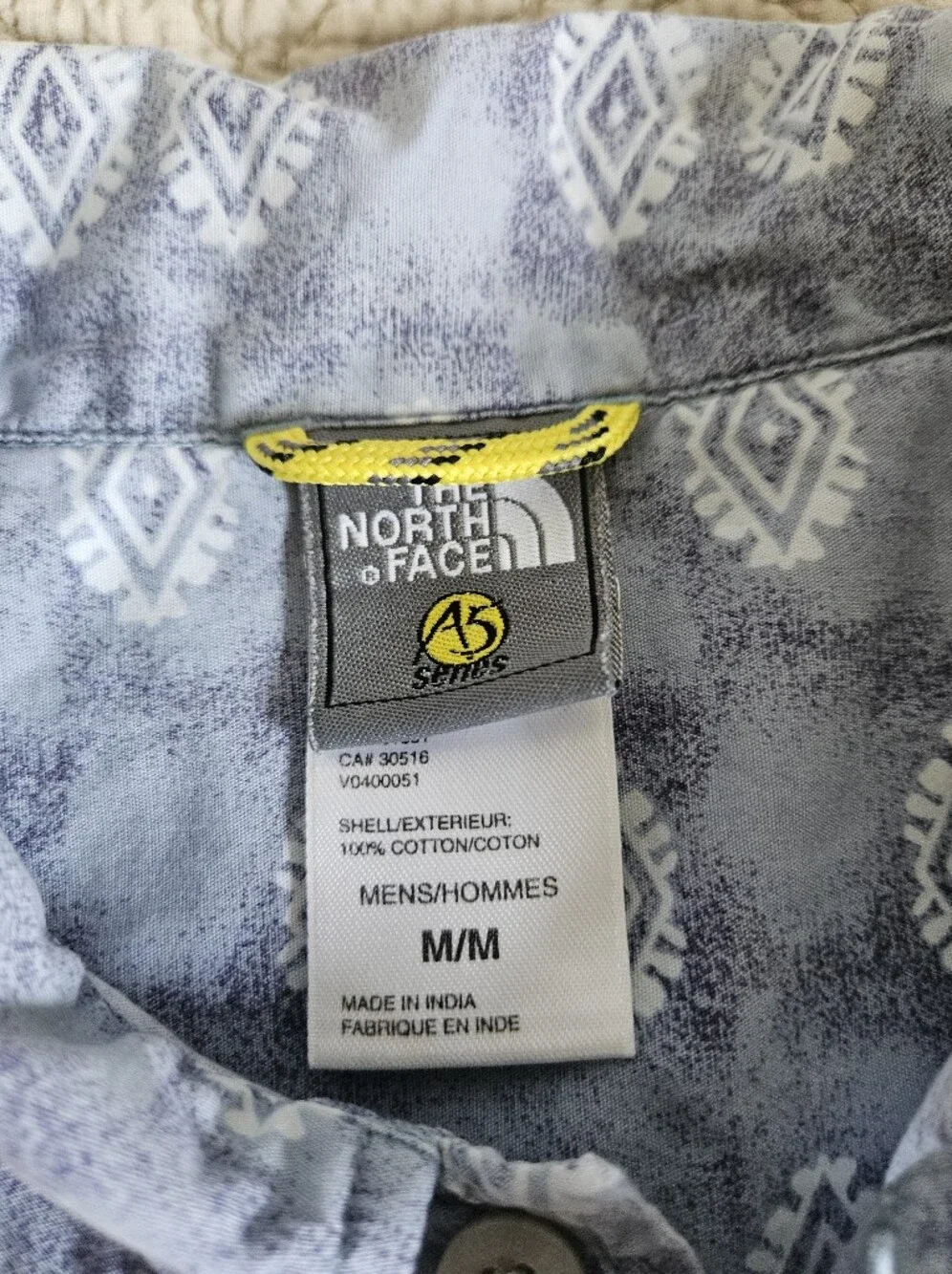 The North Face Men's Short Sleeve Blue Button Up Shirt Size M